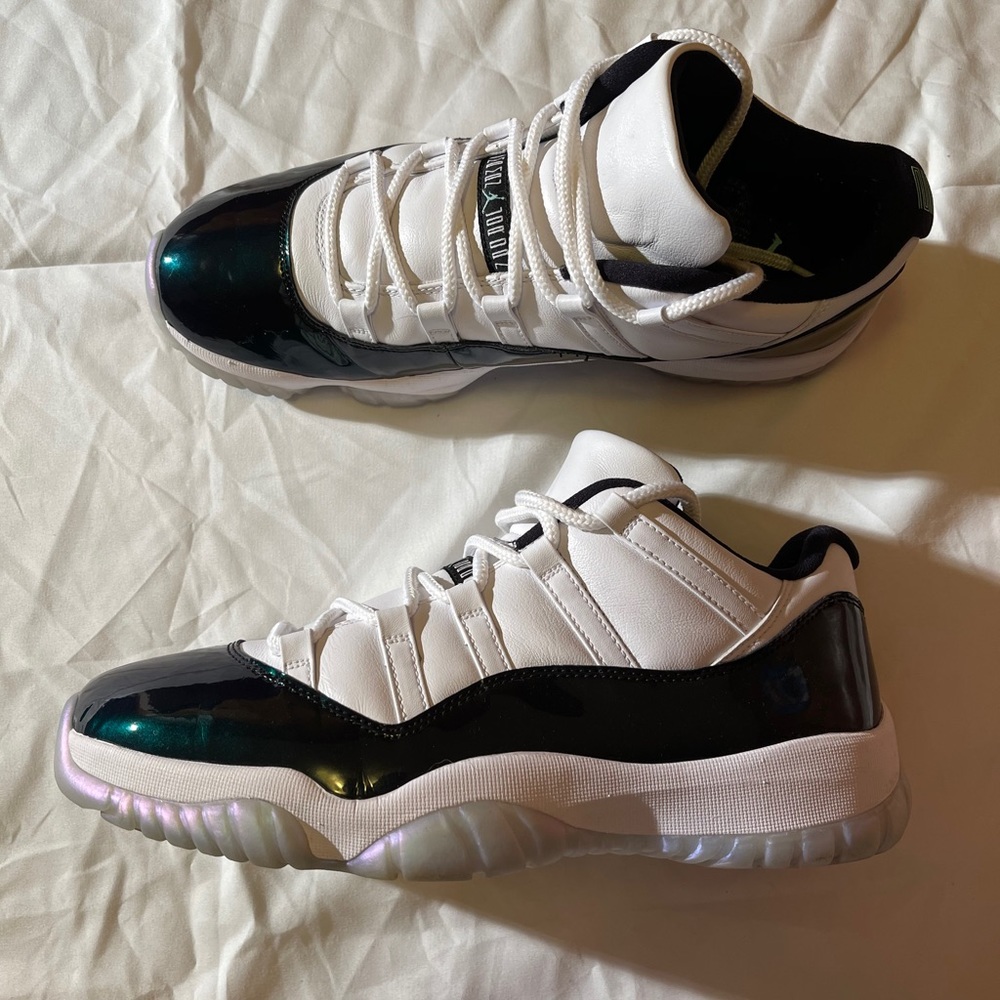 Jordan 11 Retro Low Iridescent - Picture 7 of 8